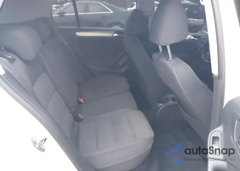 2010 Volkswagen Golf 4-Door z USA, uszkodzony, nr VIN WVWDB7AJ8AW345609